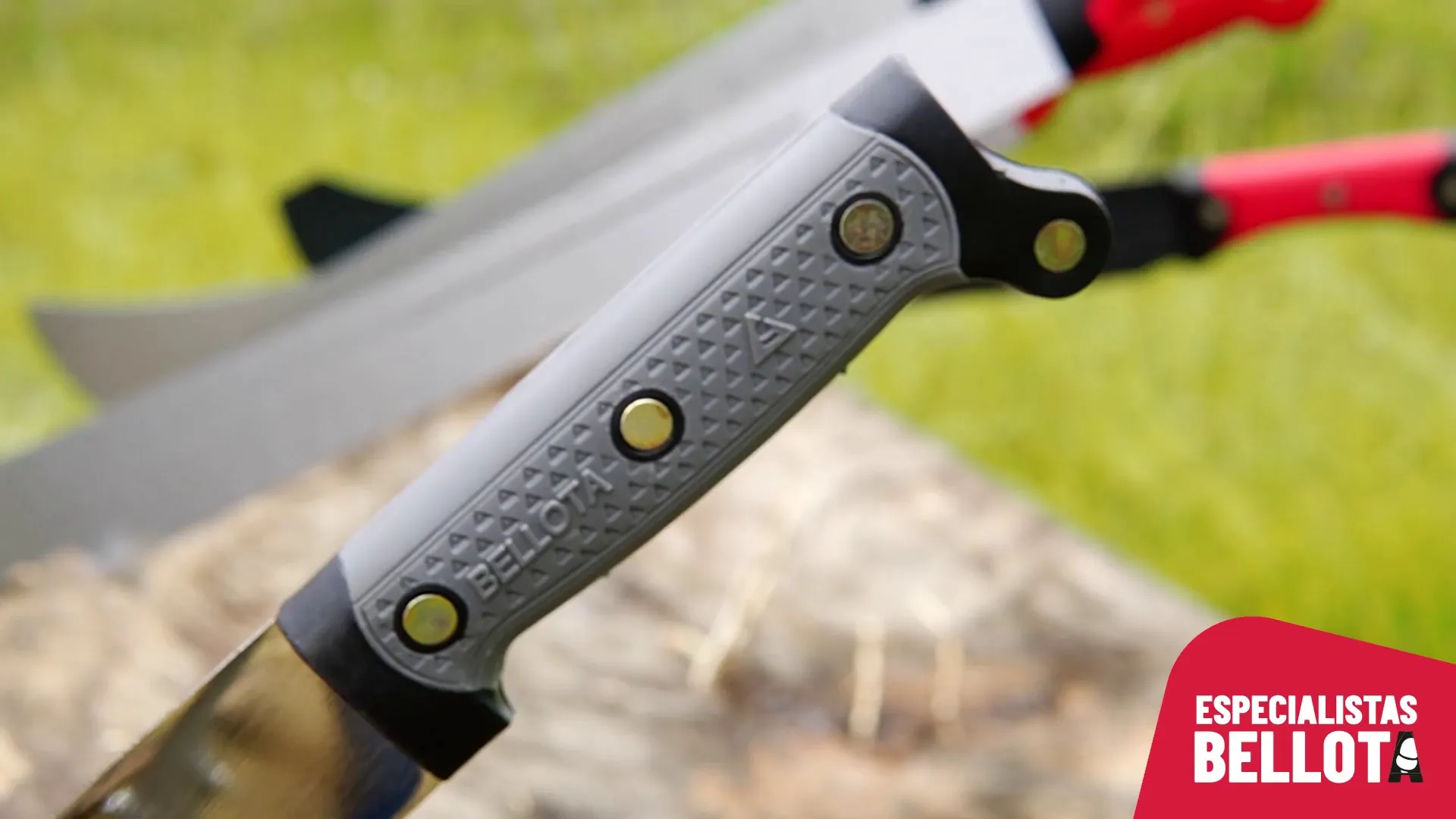 Machete 3 canales Bellota para desbroce eficiente